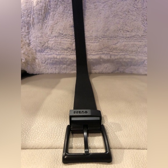 Men’s Guess Black Belt size 38-40 EUC another sexy beautiful belt like new - Picture 2 of 15